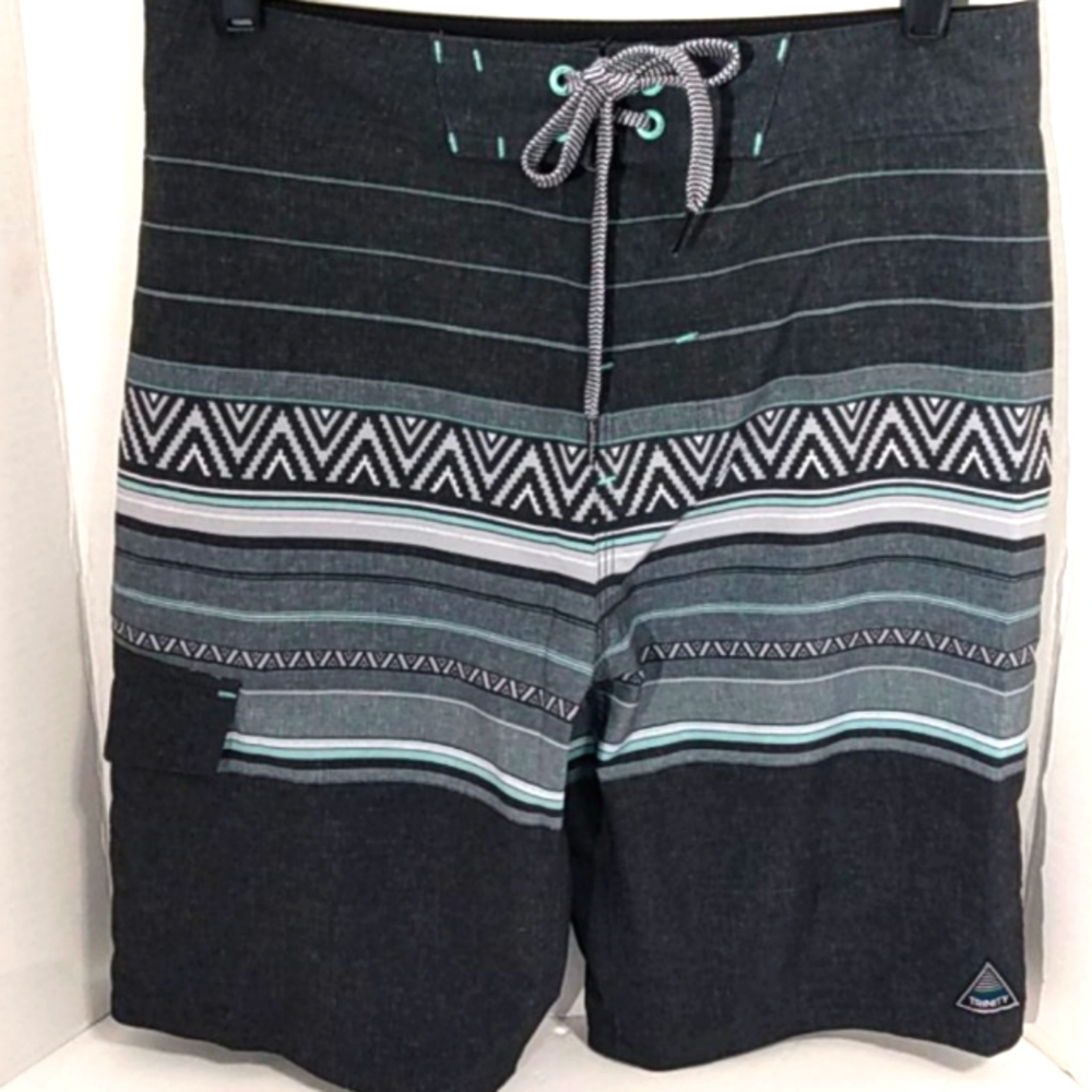 TRINITY STRETCH BOARD SHORTS SIZE 28
